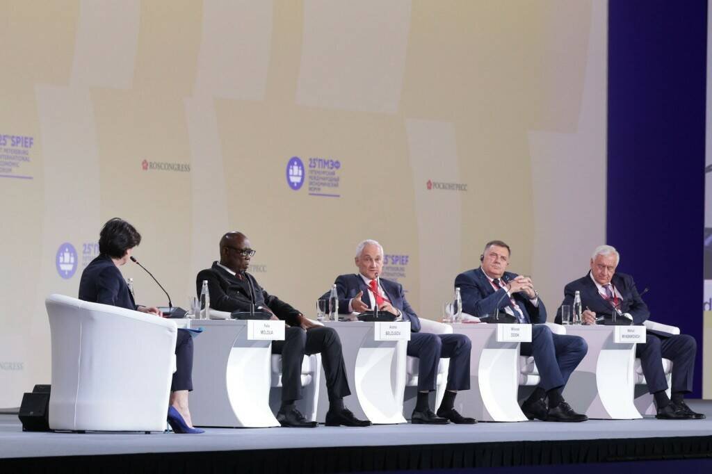 Открытие ПМЭФ-2022. Яндекс картинки.