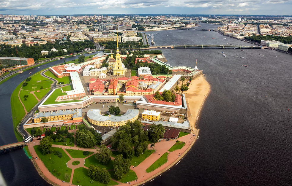 Крепость петербург. Петропавловская крепость в Санкт-Петербурге. Петропавловская крепость в Санкт-Петербурге вид сверху. Петропавловская крепость 4к. Горьковская Петропавловская крепость.