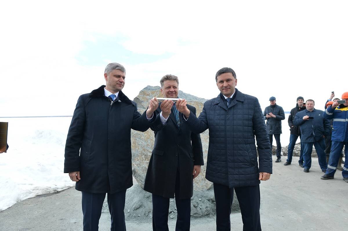 Торжественная церемония закладки капсулы в честь начала строительства СШХ