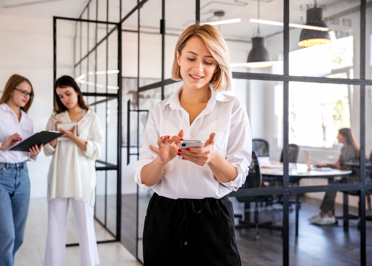 Предложите коллегам проводить совещания стоя, чтобы немного размяться