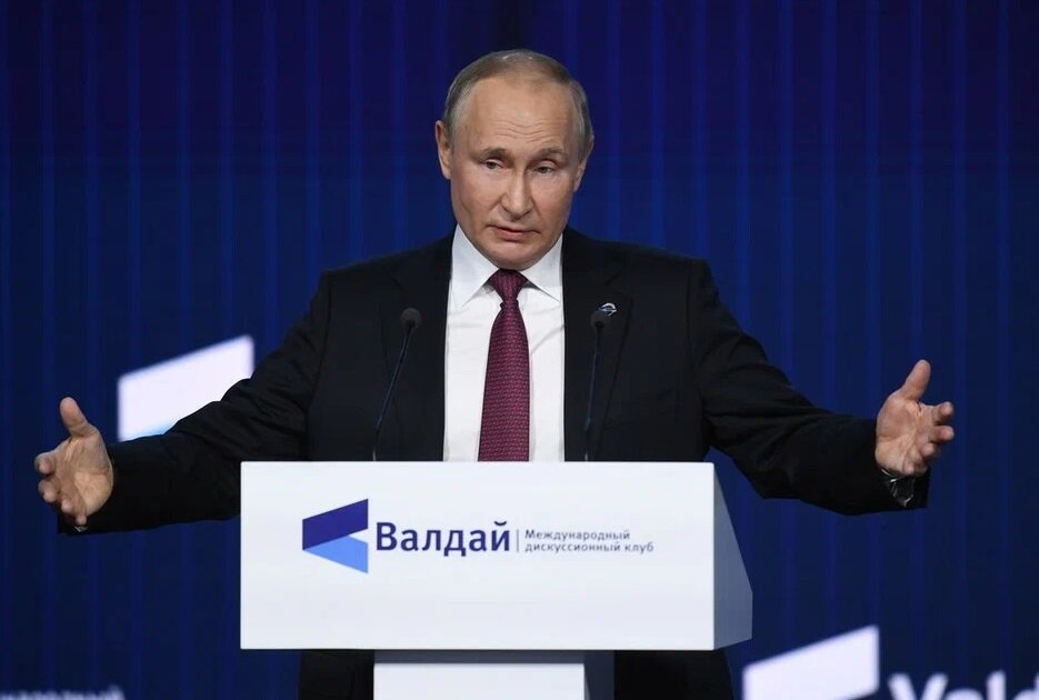 Президент России заметил, что наша страна не хочет враждовать с западом. 