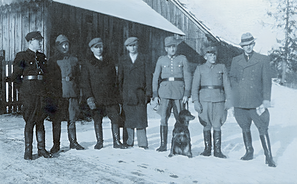 Украинские каратели в Хатыни, 1943 г.