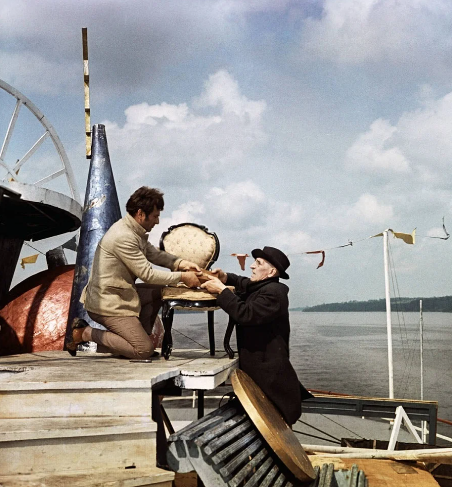 Кадр из фильма «12 стульев» 