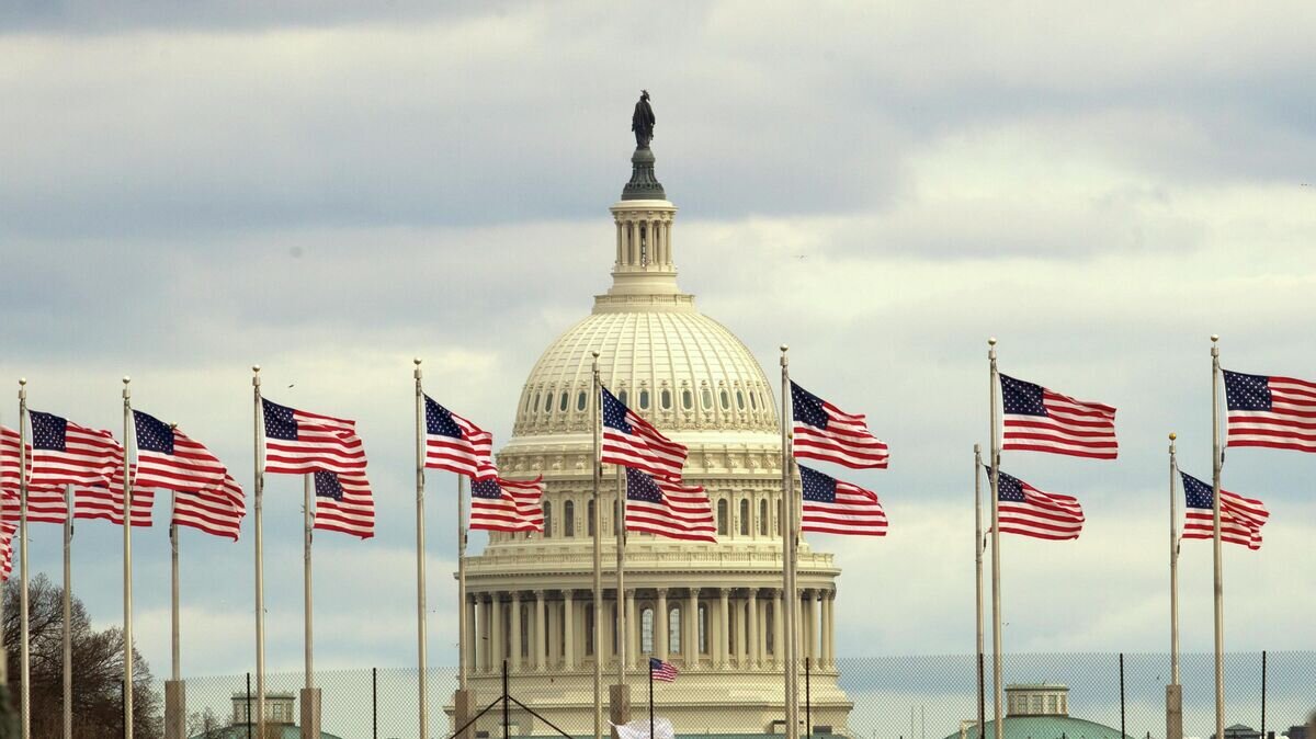    Здание конгресса США на Капитолийском холме в Вашингтоне© AP Photo / Jose Luis Magana