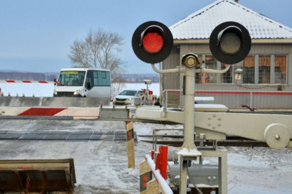    Профилактическая акция для водителей «Внимание, переезд!» проходит на СвЖД