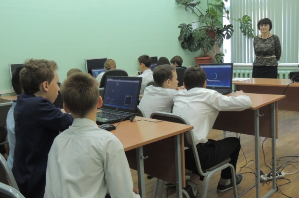    Почти 800 детей мобилизованных омичей получат льготы в детсадах и школах