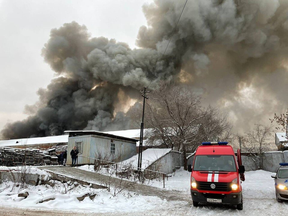     Площадь пожара на Комсомольской площади в Москве выросла до 2,5 тысяч квадратных метров  Московская межрегиональная транспортная прокуратура