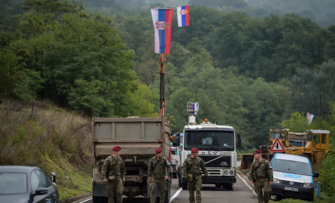 Сербия границы открыты. Граница Сербии и Косово. Сербия границы. Противостояние Сербия-Косово. Косово Сербская граница.