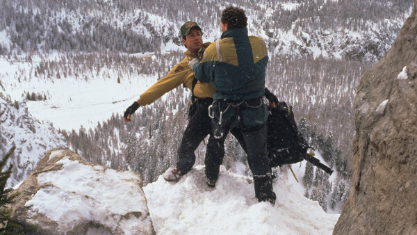 Кадр из фильма «Скалолаз»