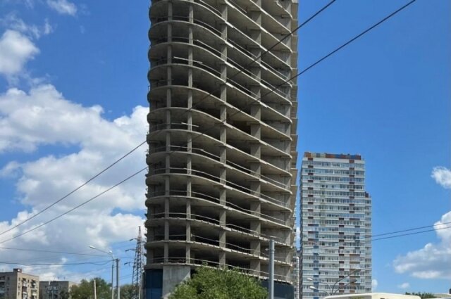    Недостроенный бизнес-центр. Фото: АиФ-Ростов/ Михаил Кругликов