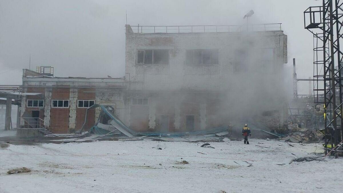    На месте пожара на промышленной площадке в Ангарском городском округе Иркутской области© Фото : Прокуратура Иркутской области