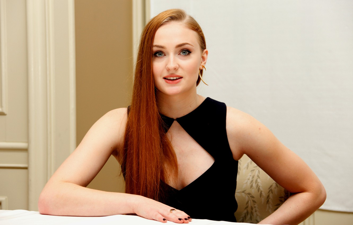 Актриса ели. Софи тёрнер. Актриса Софи Тернер. Софи Тернер (Sophie Turner). Софи тёрнер фото.