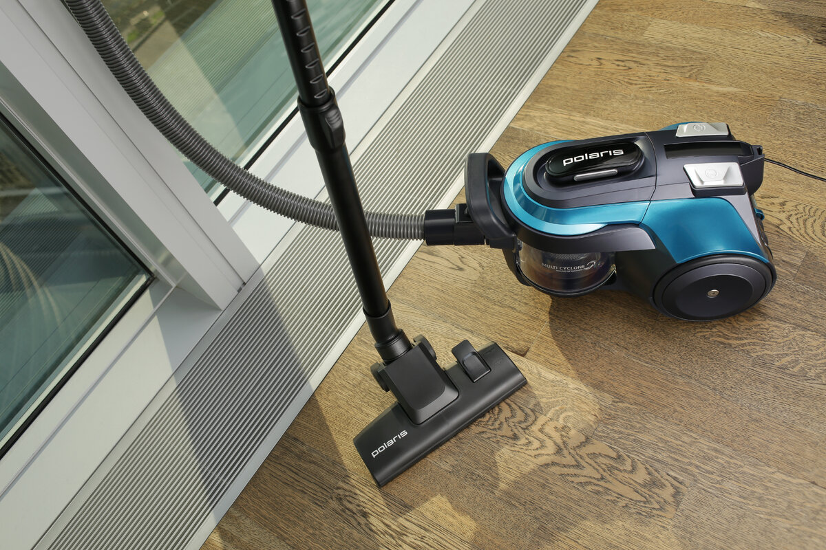 Пылесос Polaris PVC 2004Ri 