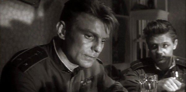 Кадр из кинофильма "Последние залпы"