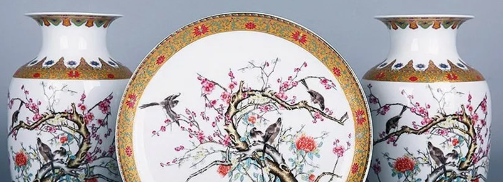 Античный фарфор реже встречается в тексте, чем белая тарелка / источник ipm.ru/фарфоровый-завод