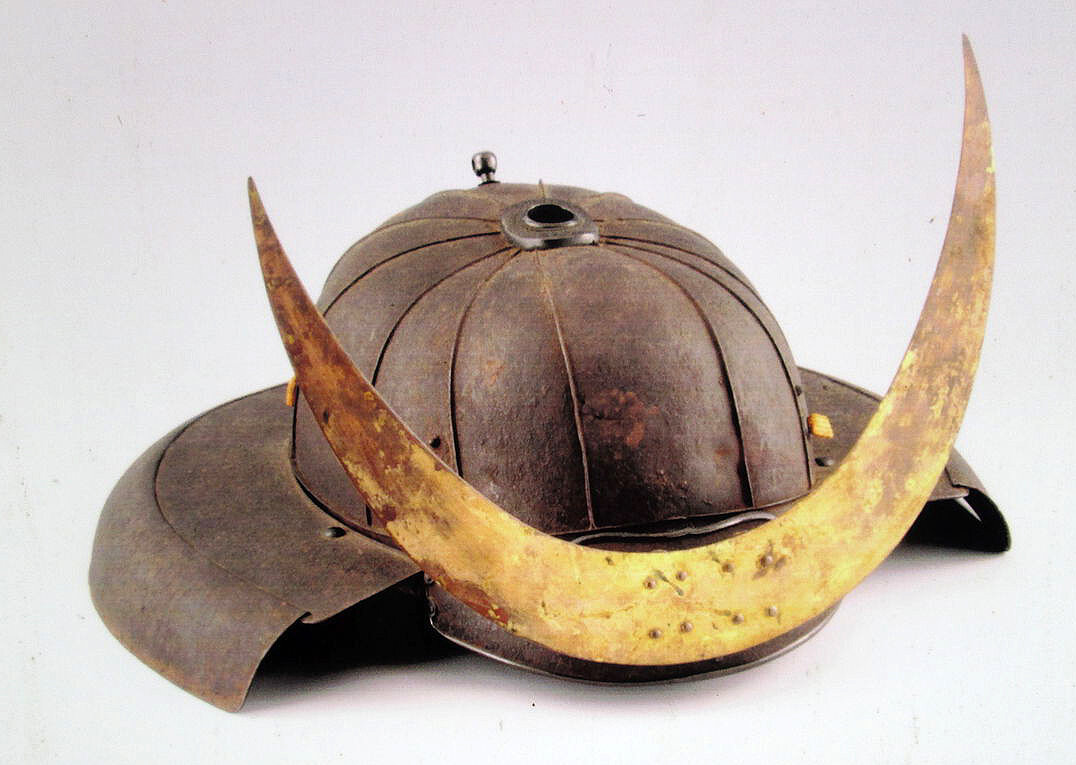 Японский шлем Кабуто из картона