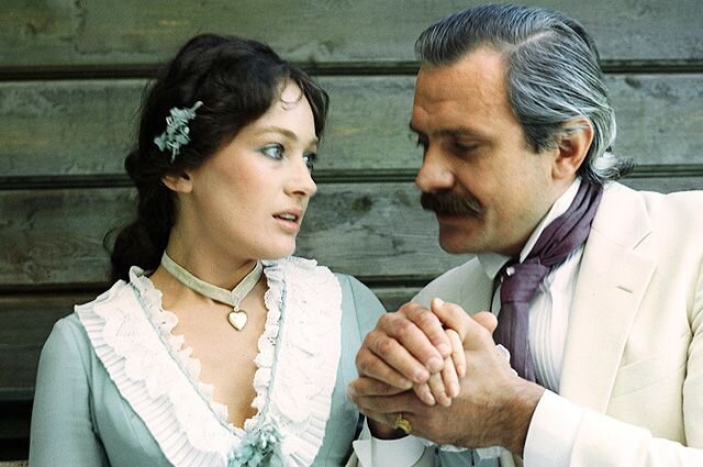 Кадр из фильма ,,Жестокий романс,,