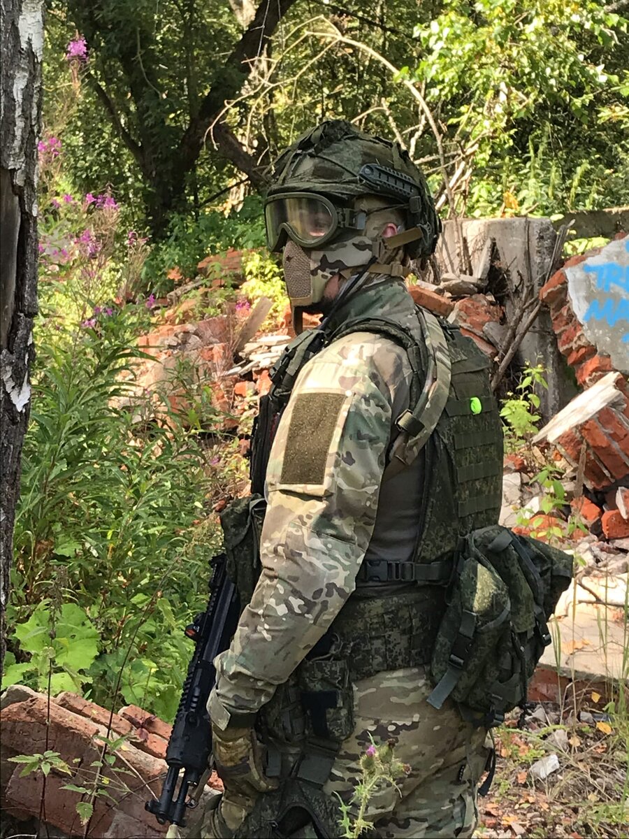 На этом фото - мой привычный кит. Можно увидеть ОПР-4, хоть и частично)