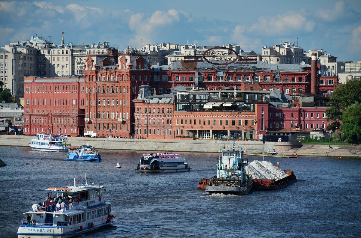 Фабрика октябрь Москва