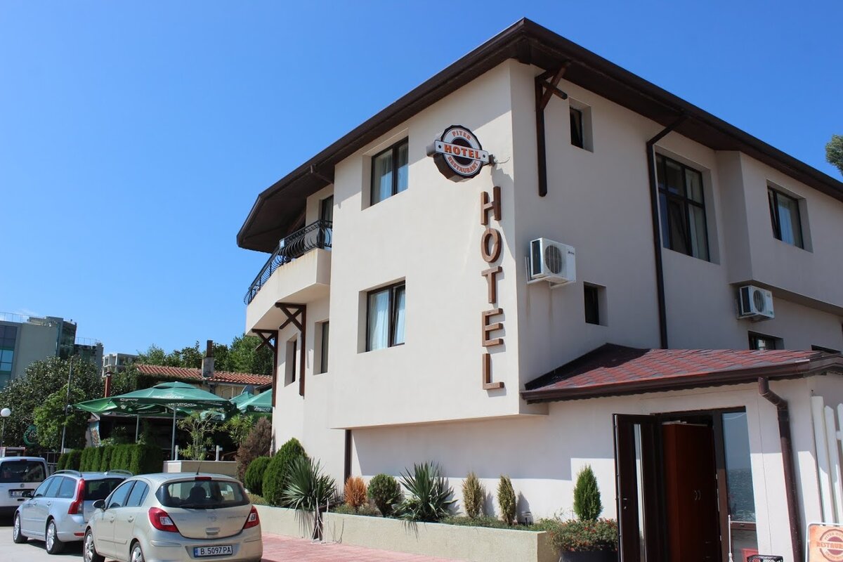 Варна, пляж Кабакум - первая линия отелей. Фото из личного архива автора