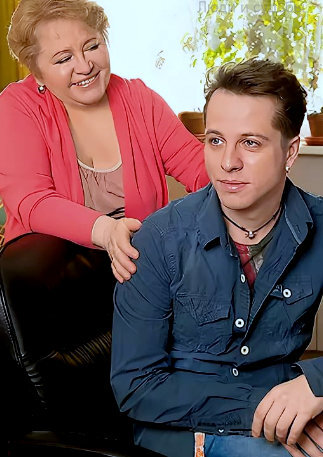 Людмила Гнилова с сыном Михаилом Соловьёвым