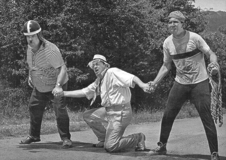 Друзья, давайте вместе вспомним на несколько минут этих людей и то время... Пусть на сердце сделается теплее!-6