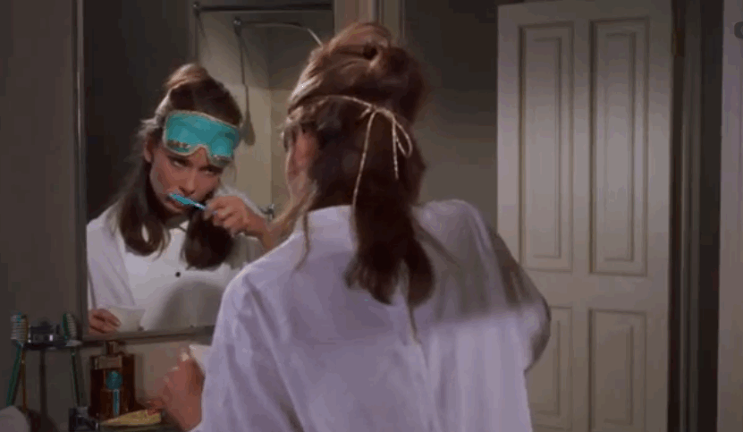 Не забывайте дважды в день чистить зубы, пусть это и займет у вас в течение дня 5-10 минут, вы спасете свой бюджет от потери десятков тысяч рублей.