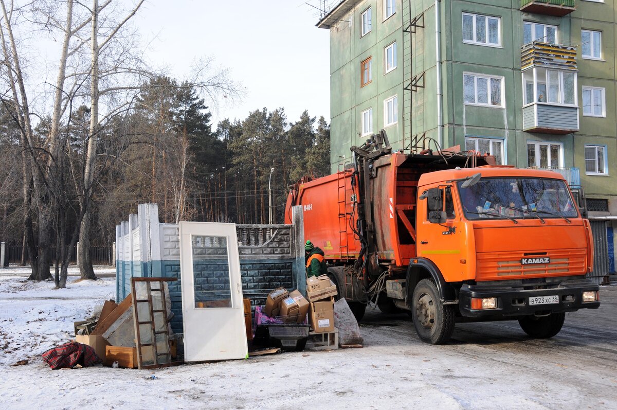 Вывоз ТКО (мусора) в Ангарске Фото: ангарскиеведомости.рф
