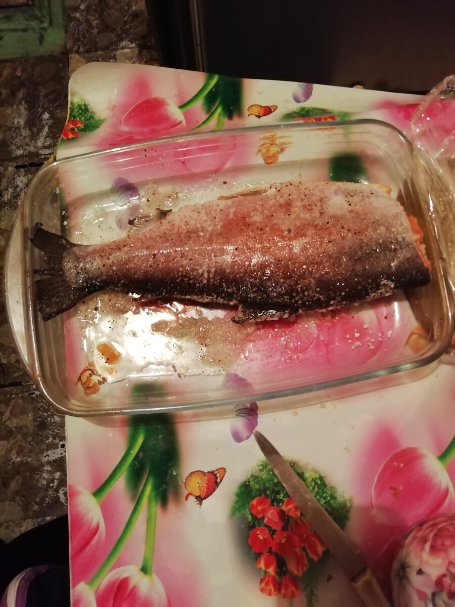 Засыпала смесью, закрыла пищевой пленкой, поставила под гнет. Листайте картинки.