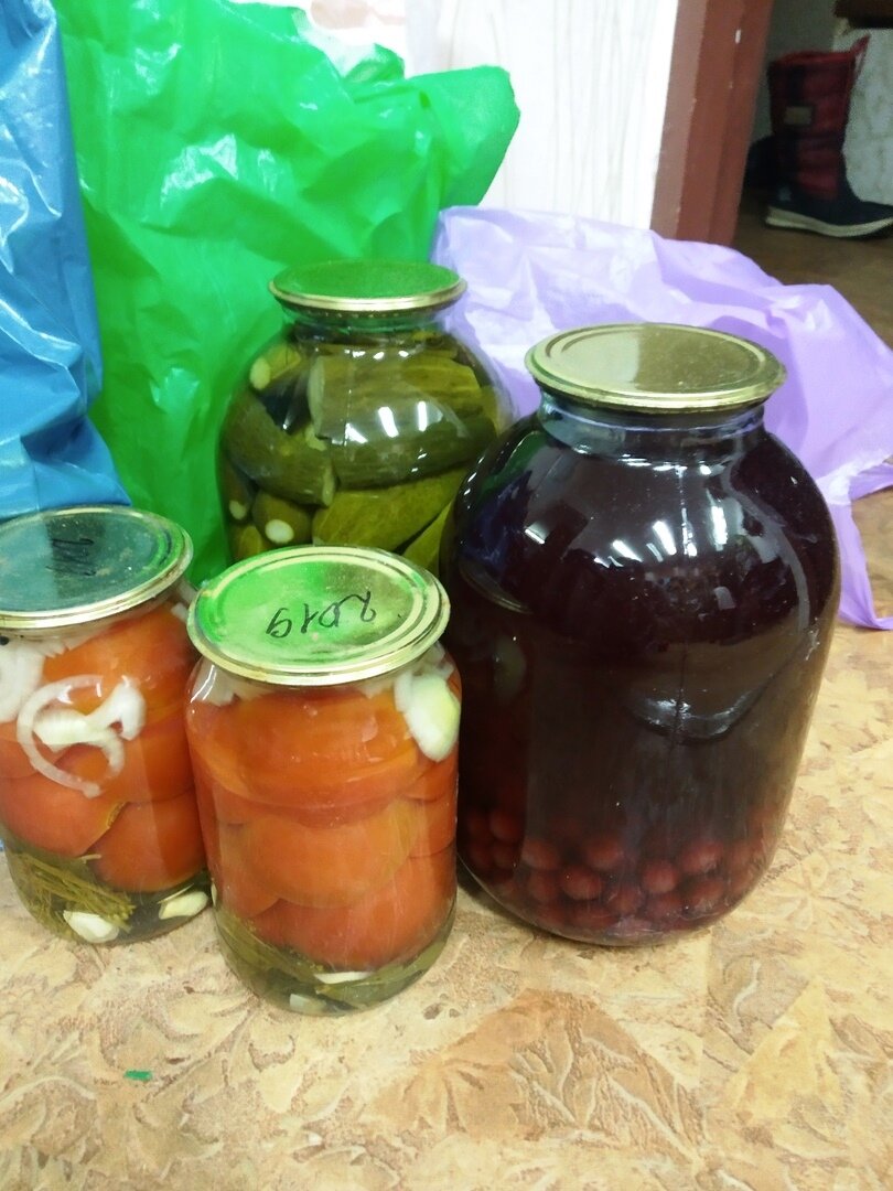 Опять же, это малая часть того, что притащили. 