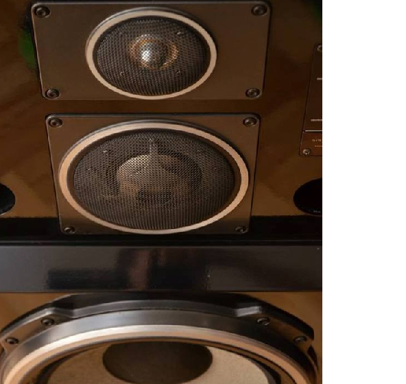 OТТО SX-P1 – одна из самых титулованных акустик в мире. Даже по данным Википедии она входит в 20-ку лучших АС 20-го века. 