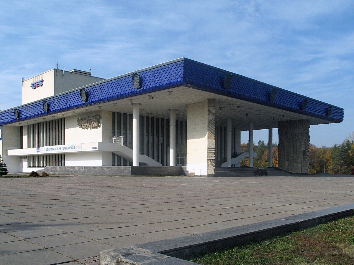 Русдрамтеатр г.Уфа. Фотос Википедии