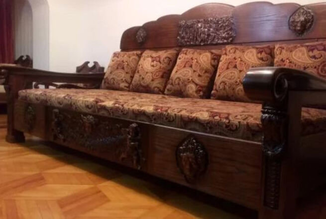 Диван за 1 250 000 рублей