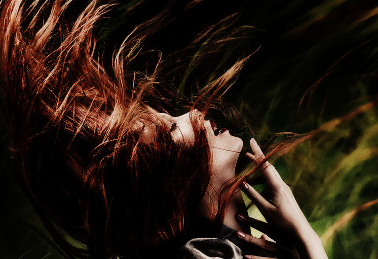 Фото из интернета обработано в фоторедактор. Чем закончится переезд если в гости придут люди, которых хозяйка дома не знает?