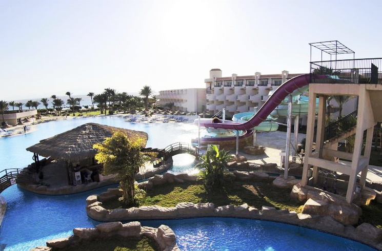 Pyramisa Sahl Hasheesh Beach Resort 5* 