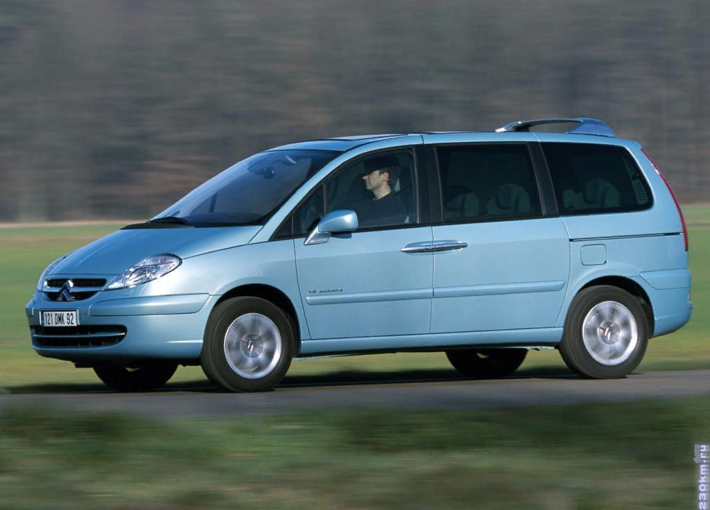 Citroen C8. Фотография взята с сервиса Яндекс Картинки