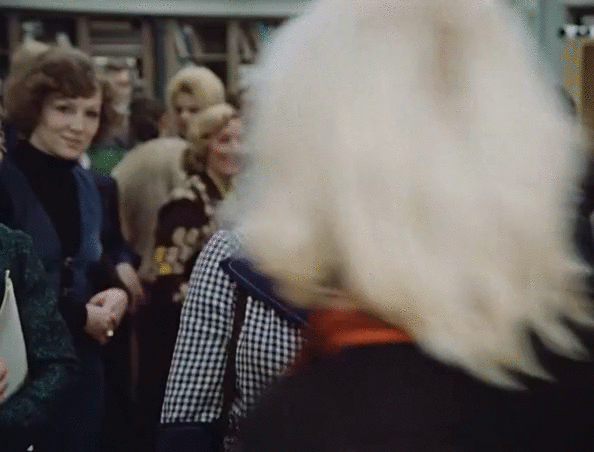 Кадры из кинофильма "Служебный роман"