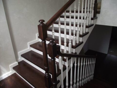 Классическая лестница, во многом сохранила свои фамильные черты, пронеся их через потрясения Гражданской войны и Великой Депрессии