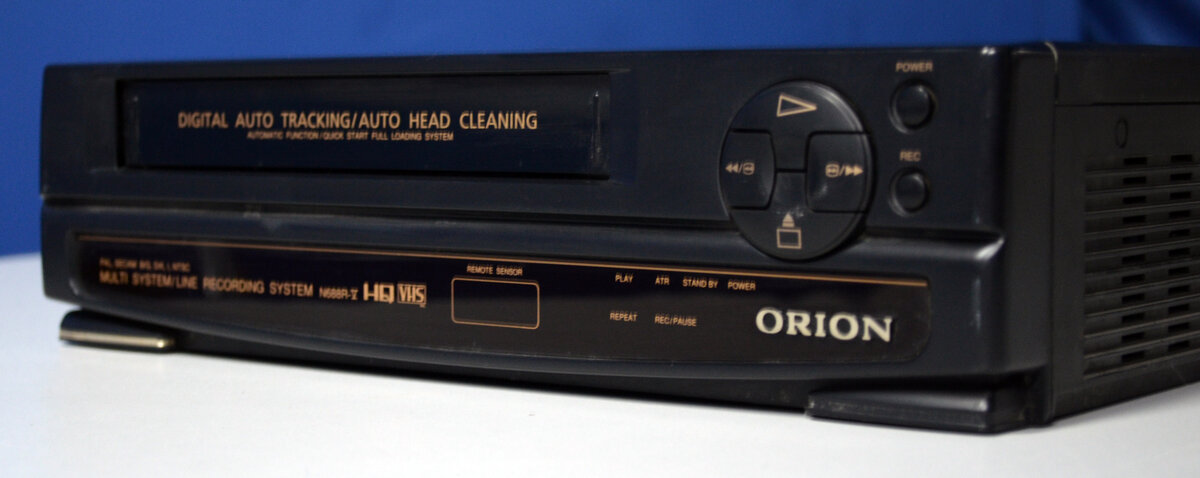 Немного пыльный и потёртый ORION N688R-V