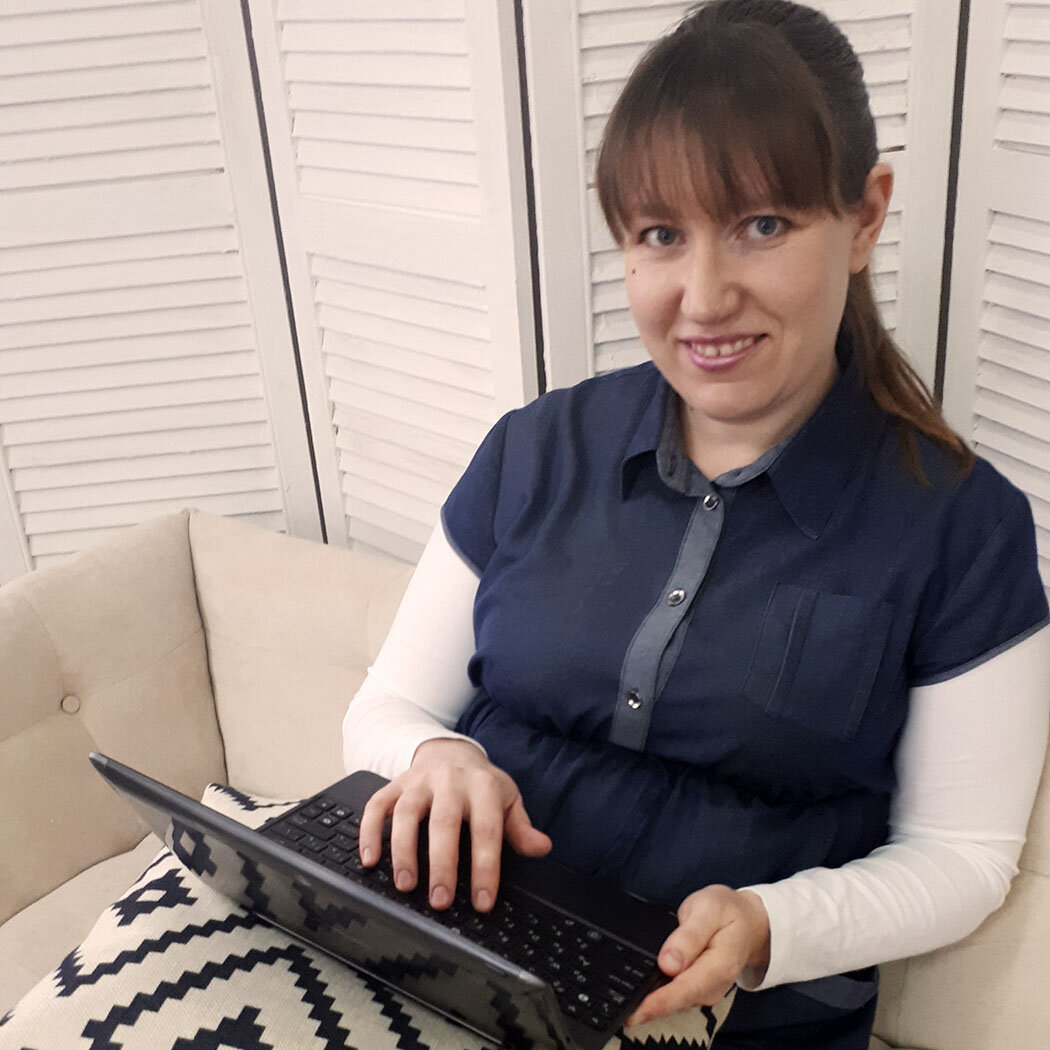 В дочкиной комнате уже порядок, а мне еще только предстоит организовать удобное место для работы