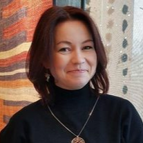  Режим самоизоляции, обязательный карантин и «нерабочая» неделя (2 апреля Президент РФ объявил, что нерабочие дни будут продлены до 30 апреля. — Прим. ред.) ударили по многим компаниям, а значит, и по их рядовым сотрудникам. В соцсетях пишут о штрафах, необоснованных увольнениях и отказе переводить работников на удаленку. Какие права остаются у сотрудников в период пандемии и на какие законы можно сослаться при разговоре с руководством и отделом кадров?
Елена ТимофееваРазобралась с правовыми вопросамиКарантин и самоизоляция — в чем разница?Итак, есть добровольная самоизоляция — и есть карантин.

