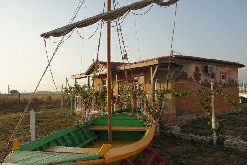 Фото: отель «Лаванда Азов» в Кучугурах. Специально для конкурса за самый лучший отель для влюбленных. Организатор конкурса: ТВИЛ