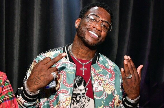 Gucci Mane — американский рэпер. Известность пришла к нему в 2005 году с выпуском альбома Trap House, следующим за ним альбомом Hard to Kill в 2006 и Trap-A-Thon и Back to the Trap House в 2007. В 2009 был выпущен его второй студийный альбом The State vs. Radric Davis. Gucci Mane также выпустил много других микстейпов. В то время как Дэвис в конце 2005 отбывал полугодовое тюремное заключение за причинение физического вреда человеку, ему было предъявлено обвинение в убийстве, хотя позже с него были сняты обвинения в виду отсутствия улик. В 2009 он отсидел 6 месяцев в тюрьме за нарушение испытательного срока введённого ему в 2005 году по обвинению в нападении на человека