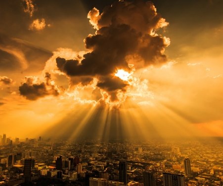 Вот примерно, что можно увидеть над нашими городами