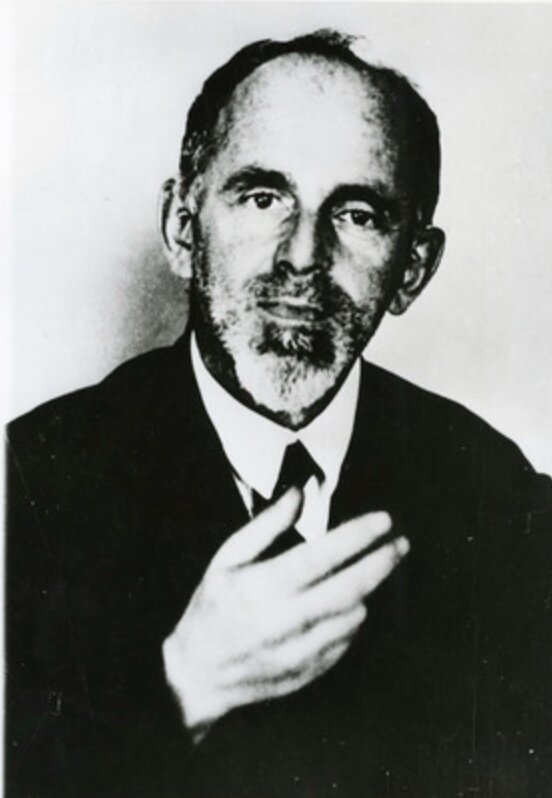 Осип мандельштам в молодости. Мандельштам 1930. Осип эмильевич мандельштам. Мандельштам осип эмильевич портрет. Отец мандельштама.