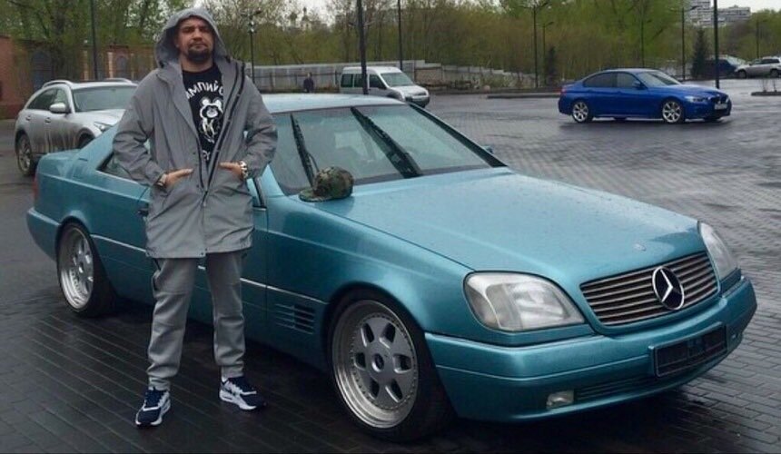 Mercedes-Benz-S-klasse 1993. Источник иллюстрации - Яндекс.Картинки