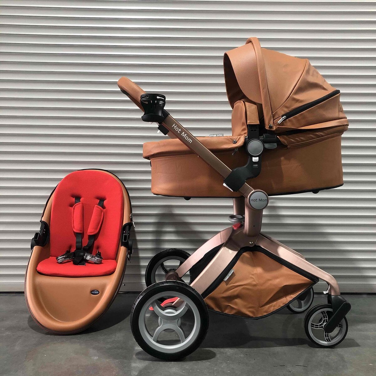 Коляска Hot Mom 2 в 1 для мобильных мам. Цвет-Caramel Leather.