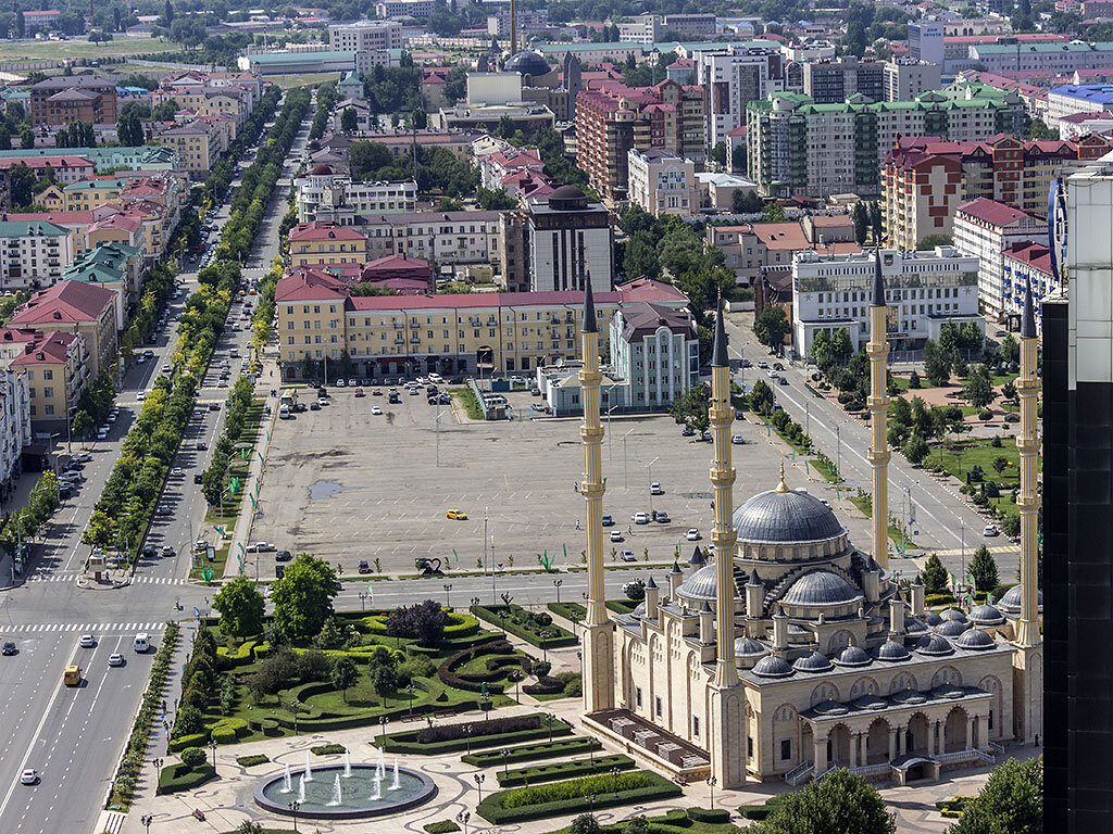 Грозный википедия. Грозный центр города. Чечня центр города. Город Грозный сейчас. Центр Грозного.