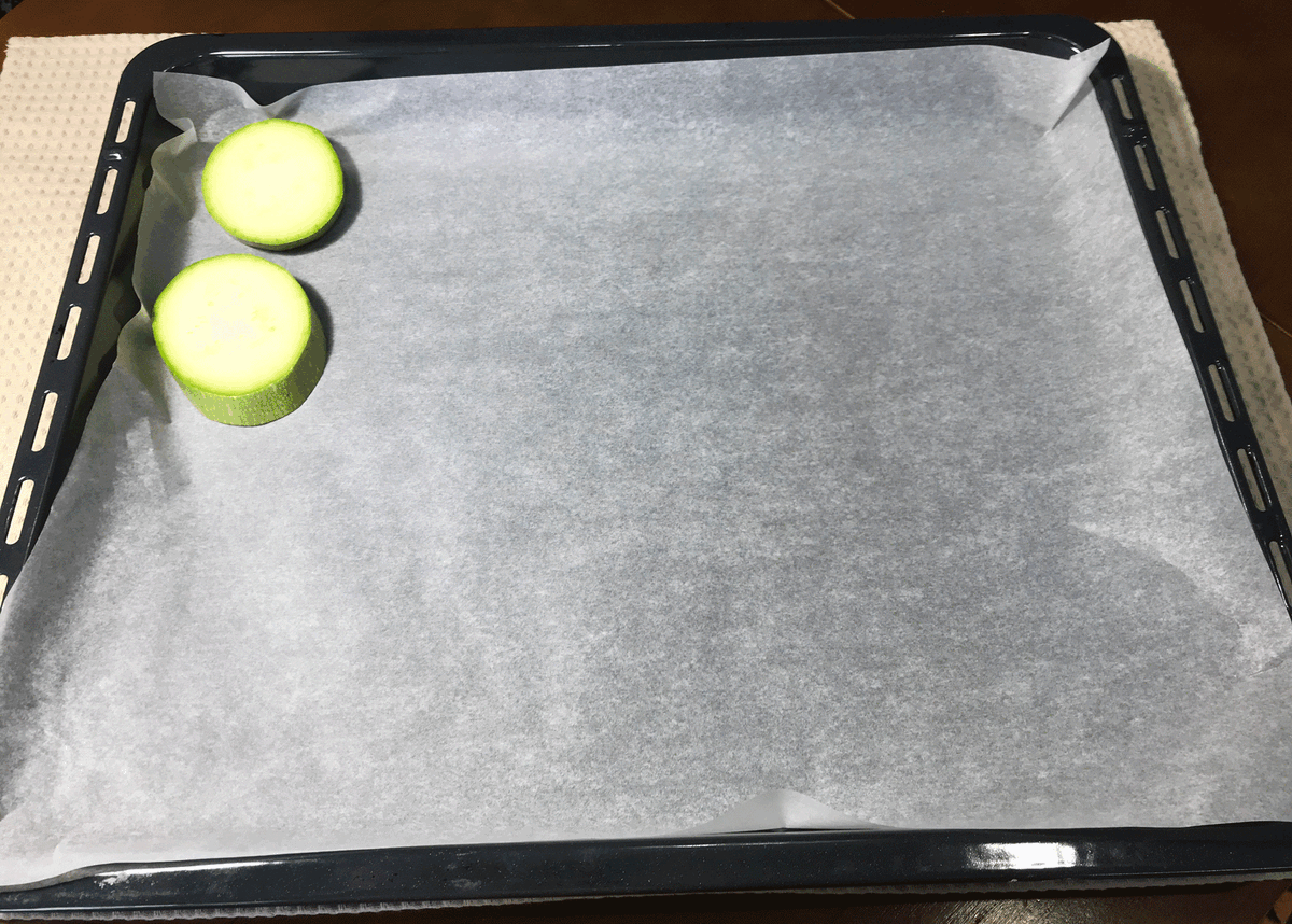 Выкладываем на противень