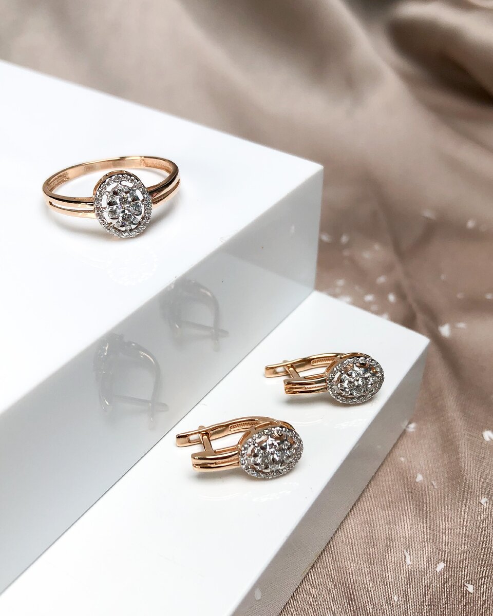 Сет из красного золота с бриллиантам (арт. С112-5448). Цена комплекта: 153.540 ₽